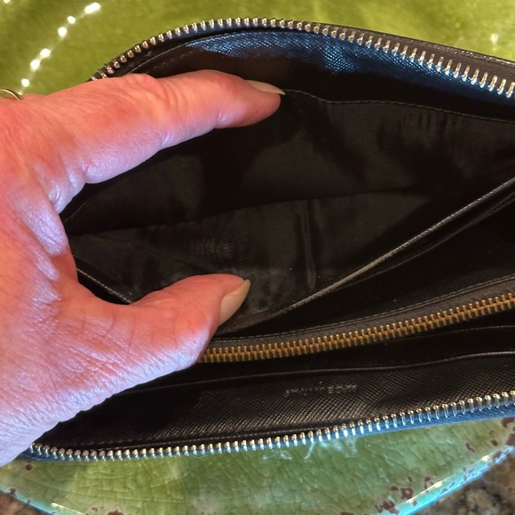 ‼️BOGO‼️Prada Nylon with Leather Interior Zipper Wallet - Picture 9 of 11